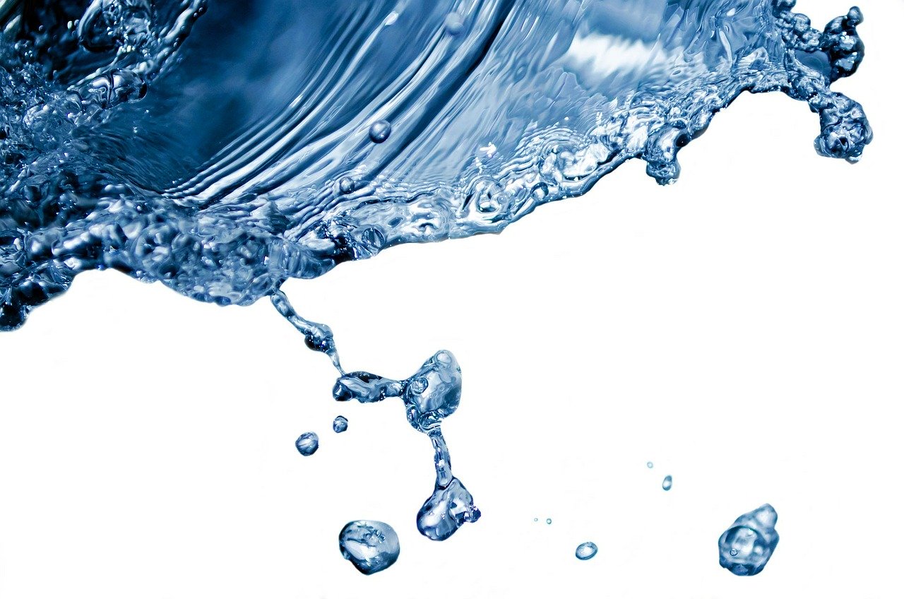 splashing-164964_1280 (1)
